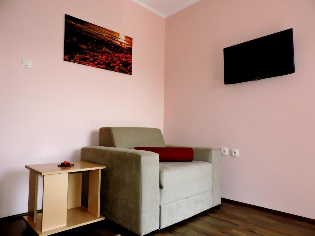 B&B Zmajevo Gnezdo 021 Sremska Kamenica Екстериор снимка